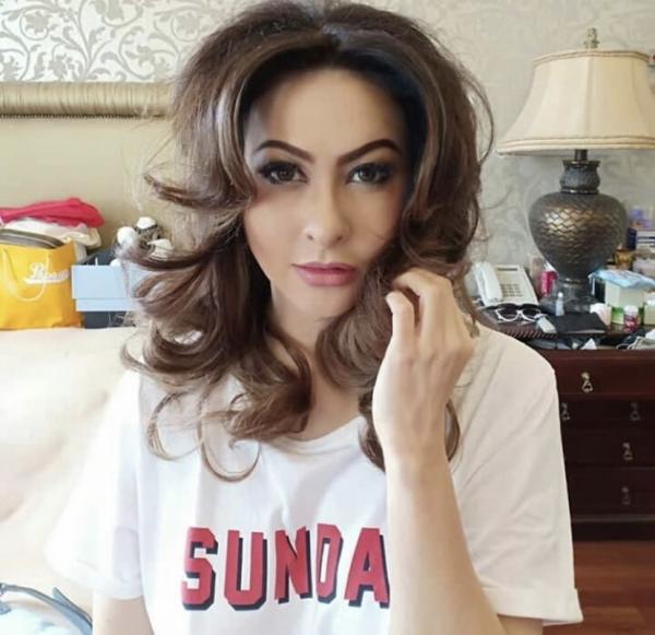 Aktris cantik Diana Pungky tetap kelihatan cantik seperti boneka barbie.  (Foto: Instagram/Diana Pungky)