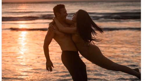 Lucinta Luna Bermesraan Bareng Pacar Bule, Netizen Bingung: Kok Perutnya Kempes?