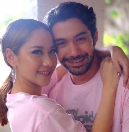 Tampak akrab saat promosi film.