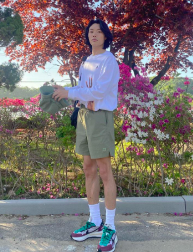 Aktor Korea Selatan, Ryu Jeon Yeol selalu tampil minimalis namun keren dilihat. (Foto: Instagram/Ryu Jeon Yeol)