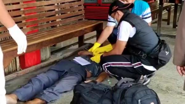 Seorang pria tewas di depan warteg Bandarlampung, Lampung (Andres Afandi/iNews)