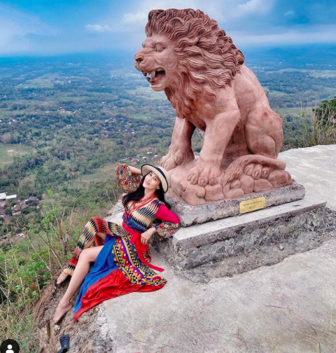 06 Diah Libura Diah Permatasari yang semakin awet muda di usia 50 tahun. (Foto: Instagram/Diah Permatasari)