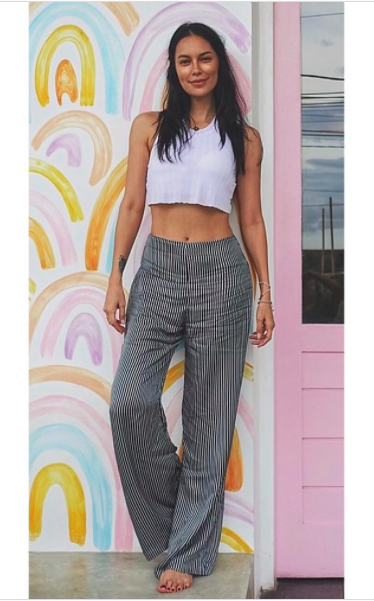 Sophia Latjuba tetap awet muda dengan gaya seksi dan natural. (Foto: Instagram/Sophia Latjuba)