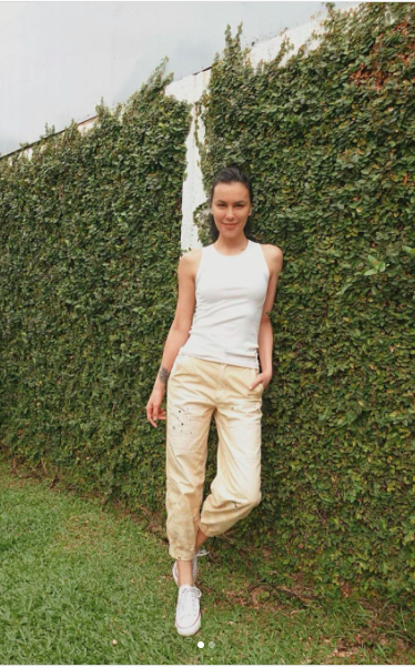 Sophia Latjuba tetap awet muda dengan gaya seksi dan natural. (Foto: Instagram/Sophia Latjuba)