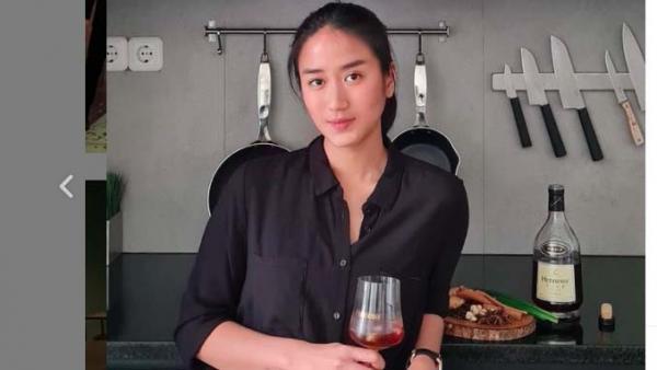 Artis tak suka beli barang mahal. (Foto: Instagram)