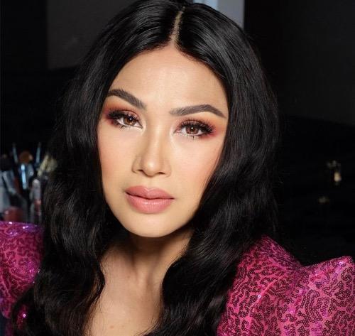 Titi DJ dikenal juga sebagai diva.