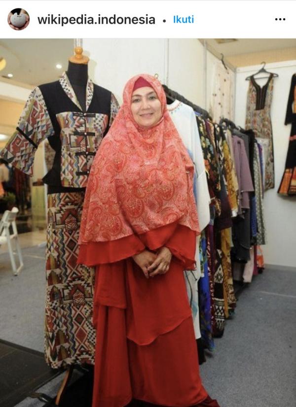 Gaya Eva Arnaz saat ini dengan hijab sari. (Foto: Instagram)
