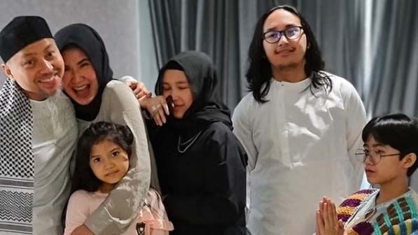 Nicky Astria Lady Rocker Paling Top Era 1990-an, Begini Kehidupannya Sekarang