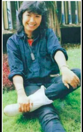 10 Nicky3 Gaya Nicky Astria penyanyi rock era 1990an sukses menjadi trendsetter gadis-gadis yang ingin terlihat keren. (Foto: Instagram)