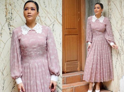 Maia Estianty 5 Maia tampil feminin dengan dress super mahalnya.