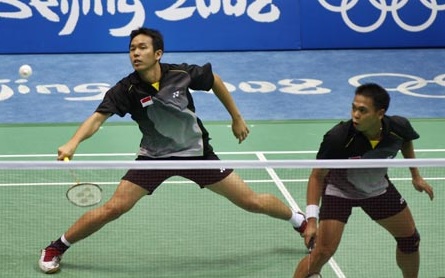 Markis Kido/Hendra Setiawan saat final di Olimpiade 2008 melawan Cai Yun/Fu Haifeng. (Foto: China Daily).