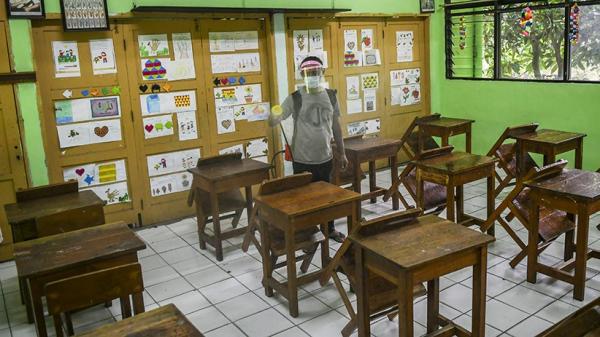DKI Jakarta Hentikan Sementara Uji Coba Pembelajaran Tatap Muka