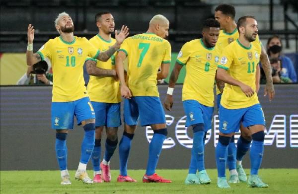 Timnas Brasil berhasil menghajar Peru 4-0 di laga kedua Grup A Copa America 2021. Neymar jadi otak serangan Brasil saat menumbangkan Peru. (foto: Reuters)