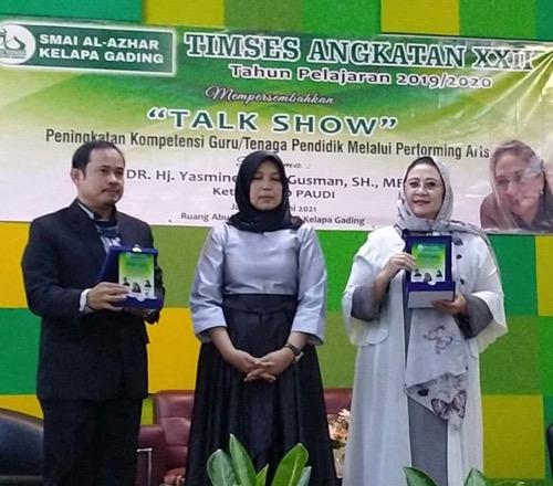 Tertarik dan aktif di bidang pendidikan.