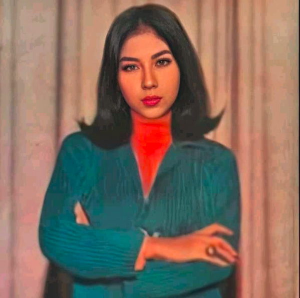 Screen Shot 2021 06 20 At 10 41 44 Titiek Puspa dari masa ke masa selalu terlihat ceria, cantik, dan memiliki gaya khas. (Foto: Instagram)