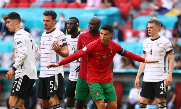Portugal vs Jerman Timnas Portugal mendapat hasil memalukan kontra Jerman pada laga kedua grup F Euro 2020. Juara bertahan kalah 4-2 dari Die Mannschaft. (foto: Reuters)