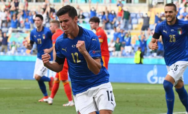 Matteo Pessina Gelandang Italia Matteo Pessina merayakan gol ke gawang Wales pada matchday terakhir Grup A Euro 2020 di Olimpico, Minggu (20/6/2021) malam WIB. (Foto: Reuters)