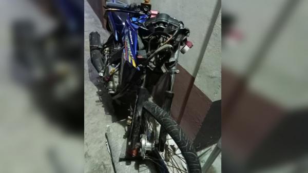 Melaju di Jalan Trans Sulawesi, Motor Yamaha Tabrak Mobil, 2 Korban Terluka
