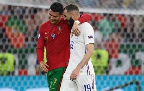 Striker Prancis Karim Benzema (kanan) dan Kapten Portugal Cristiano Ronaldo. (Foto: Reuters)