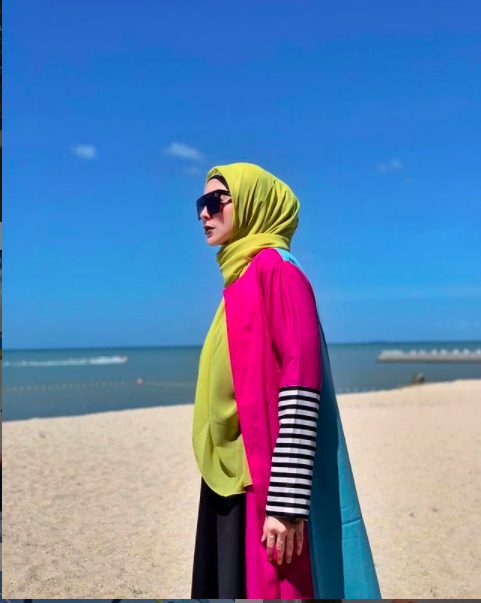 Deretan artis ini sempat menyandang gelar paling seksi di dunia hiburan kini memilih untuk tampil tertutup. (Foto: Instagram)