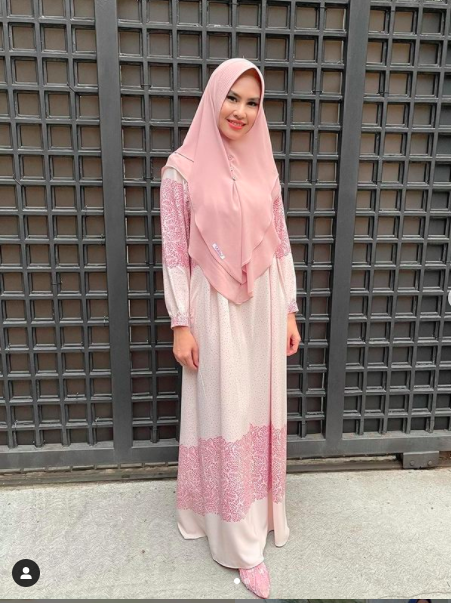 Deretan artis ini sempat menyandang gelar paling seksi di dunia hiburan kini memilih untuk tampil tertutup. (Foto: Instagram)