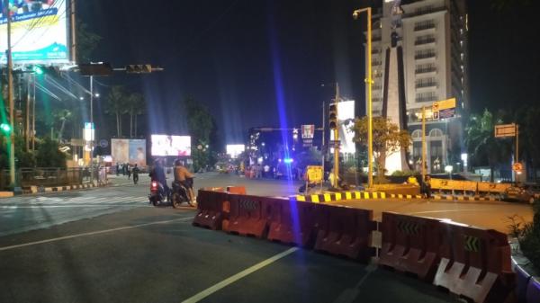 Jalanan bogor Jalanan Bogor, Jawa Barat mulai ditutup (Putra Ramadhani Astyawan/MNC Portal)