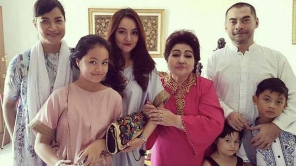 02 Ernie Djohan Ernie Djohan penyanyi tercantik era 1960-an sangat dikenal hingga saat ini. (Foto: istimewa)