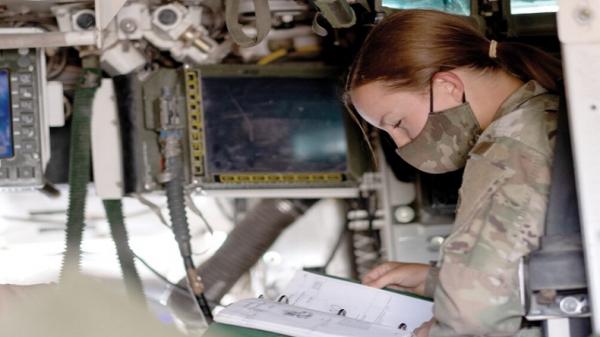 Maura Spence Gazette Maura Spence saat bertugas di Divisi Infanteri ke-4 US Army. (Foto: Gazette)