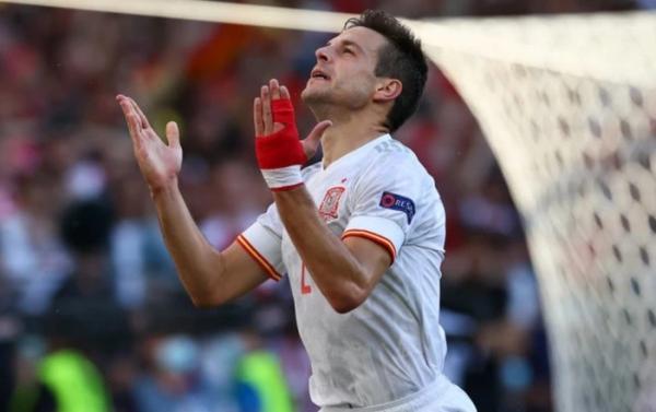 Bek Timnas Spanyol Cesar Azpilicueta. (Foto: Sports Extra)