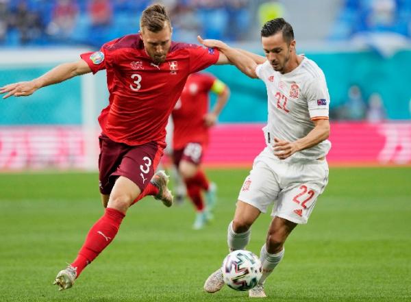 Pablo Sarabia Pablo Sarabia saat bermain melawan Swiss di perempat final Euro 2020. (foto: Reuters)