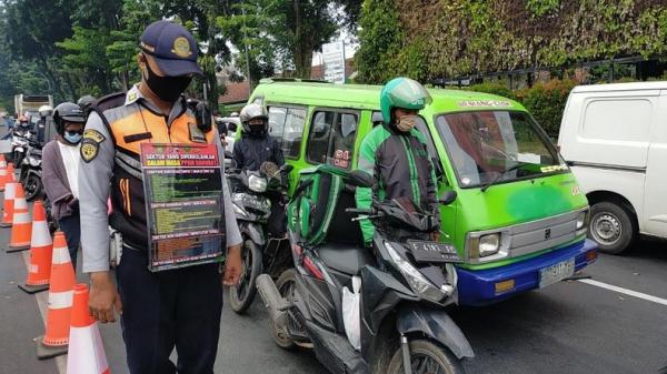 Hening Cipta Di Bogor2 Put Hening cipta 60 detik dilaksanakan untuk mendoakan orang yang meninggal dunia karena pandemi Covid-19.