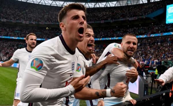 Gol inggris Para pemain Inggris saat merayakan gol cepat Luke Shaw di babak pertama melawan Italia di laga final Piala Eropa 2020. (Foto: Twitter)