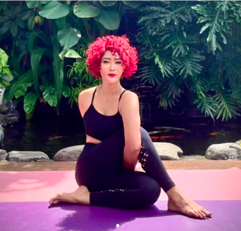 Screen Shot 2021 07 13 At 11 56 30 Inul Daratista membagikan empat pose dirinya menjaga kebugaran tubuh di tengah pandemi. (Foto: Instagram)