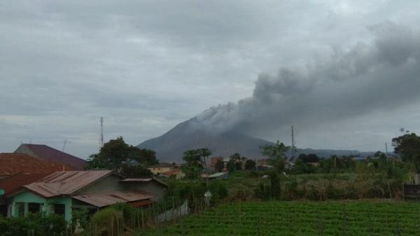  Gunung tertinggi di Pulau Sumatera, Gunung Sinabung 