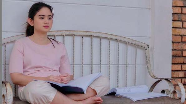 14 Tissa Biani Tissa Biani semât pâmait dari medsos. (Foto: Instagram)