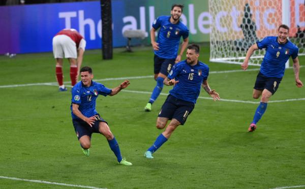 Francesco Acerbi 2 Francesco Acerbi adalah salah satu gladiator yang membawa Italia juara Euro 2020. (Foto: Reuters)