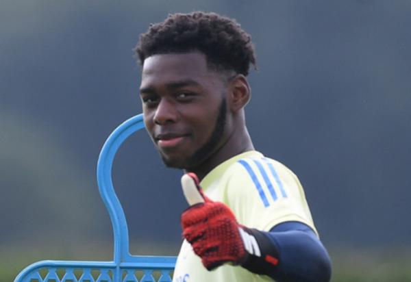 Kiper muda Arsenal Arthur Okonkwo blunder saat melawan Klub Skotlandia Hibernian pada laga uji coba, Rabu (14/7/2021) dini hari WIB. (Foto: Arsenal)