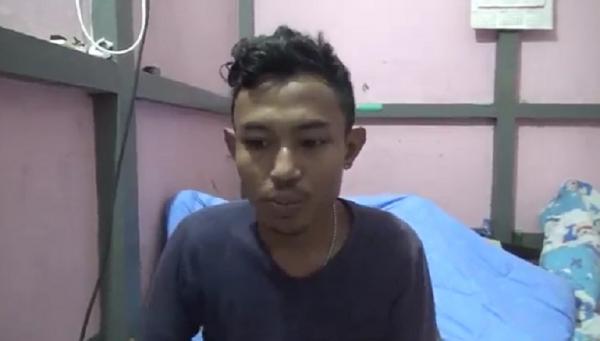 Maulana, ABK KM Anita Jaya 11 yang selamat setelah 10 jam terombang-ambing di lautan. (Foto: iNews/Barlian Pasore)