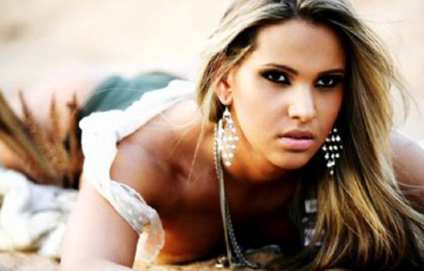 Luana Baletti adik dari mantan pemain Barcelona Juliano Beletti. (Foto: Ngoi Sao)