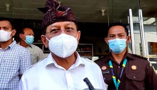 Wakil Ketua Satgas Covid-19 Buleleng, Nyoman Sutjidra. (Foto: iNews/Pande Wismaya)