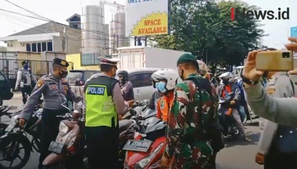 Video Titik Penyekatan Gerbang Harapan Indah Bekasi Disesuaikan dengan Arus Lalu Lintas