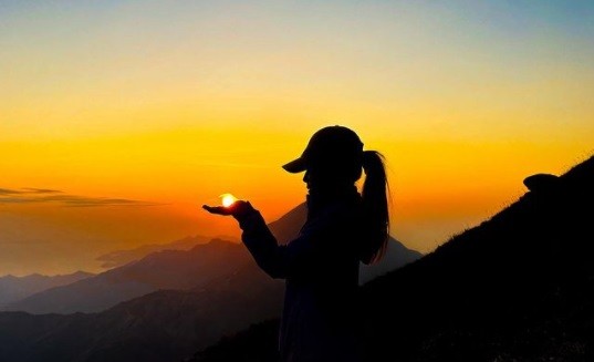 Bupati Lampung Tengah Musa Ahmad menandatangani SK pembentukan Satgas Percepatan Penanganan Ketersediaan Oksigen, Kamis (15/7/2021). (Kominfo Lampung Tengah)