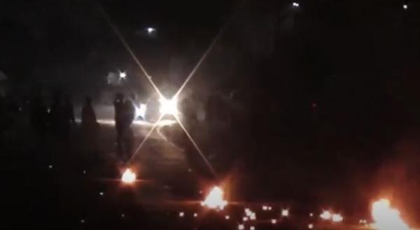 Dua kelompok remaja di Kota Medan terlibat tawuran jelang subuh, Senin (19/7/2021) dengan saling lempar molotov. (Foto: MNC Portal/Yudha Bahar)