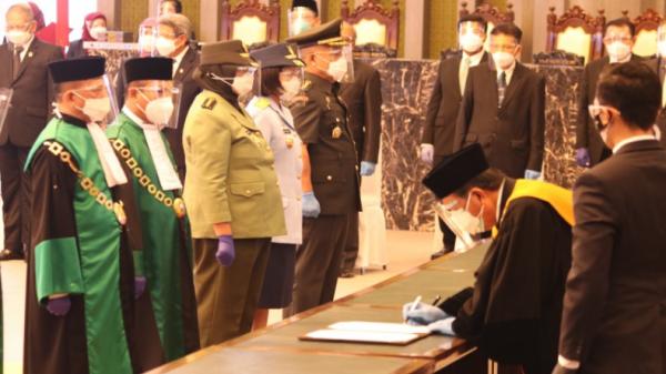 Faridah Faisal MA Brigjen TNI Faridah Faisal saat dilantik Ketua MA sebagai Kadilmilti III Surabaya MA di Gedung MA, 2 Juli 2021. (Foto: MA).