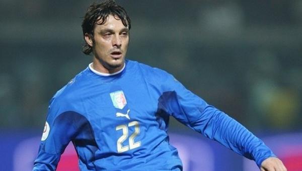 Legenda Italia Massimo Oddo punya kisah menarik di Piala Dunia 2006. Dia ditunjuk jadi tukang cukur dadakan Gli Azzurri di ajang tersebut. (Foto: Pianetazzurro)