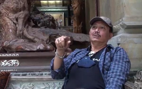 Pengusaha restoran di Ubud, Jero Dukuh Sumerta mengeluhkan pendapatan menurun akibat PPKM darurat. (Foto: iNews/Ketut Catur)