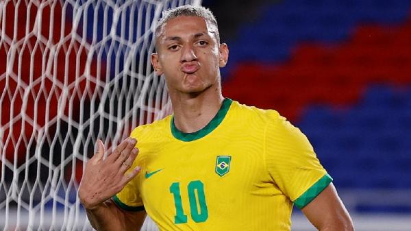 Richarlison Richarlison cetak hattrick ke gawang Jerman U23 di Olimpiade 2020. (foto: REUTERS)