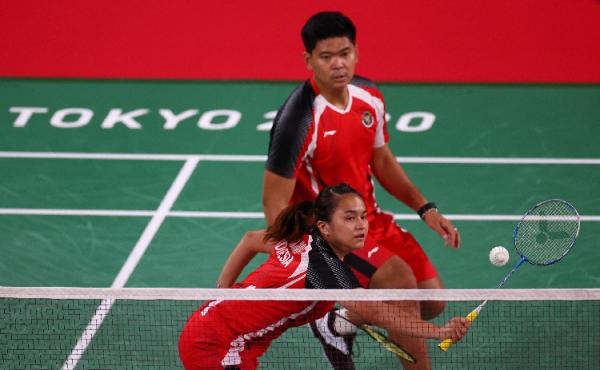Praveen/ Melati Pasangan ganda campuran Indonesia, Jordan Praveen/Melati Daeva Oktavianti harus susah payah mengalahkan pasangan Australia Simon Wing Hang Leung/Gronya. (foto: REUTERS)