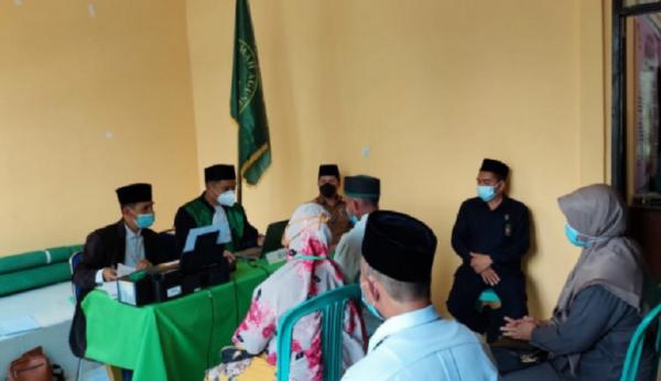 Sidang Isbat Nikah Terpadu untuk pasangan nikah siri di Kecamatan Jawai, Kabupaten Sambas. (Foto: Istimewa)