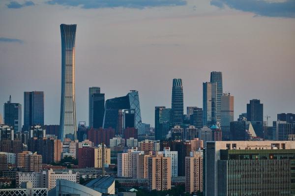 CITIC Tower (kiri) alias China Zun saat ini menjadi gedung tertinggi di Beijing, China. (Foto: Reuters)